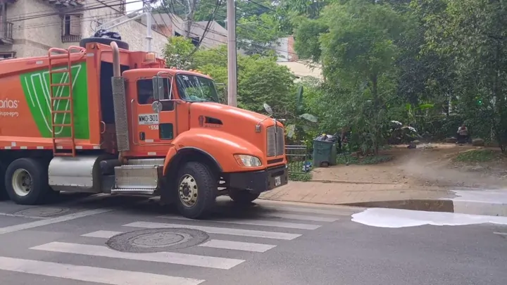camion emvarias limpieza provenza